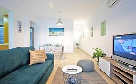 Believe In Dream Apart Contemporaneo Com Piscina
